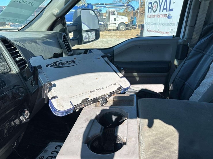 2017-ford-f150-image-17