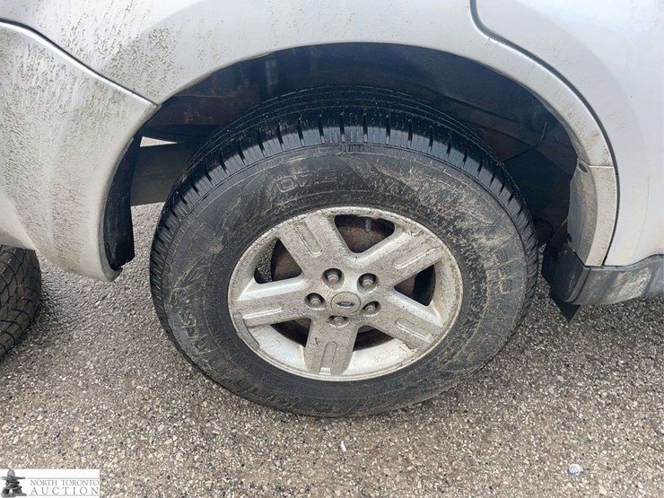 2010-ford-escape-hybrid-image-22