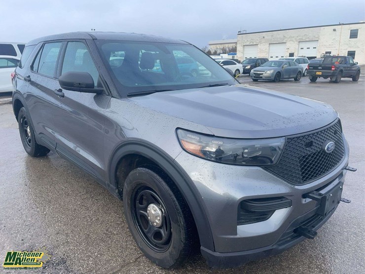 2020-ford-explorer-image-7