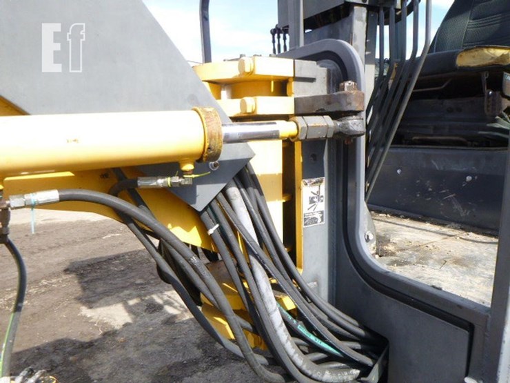 2004-volvo-g86-image-27