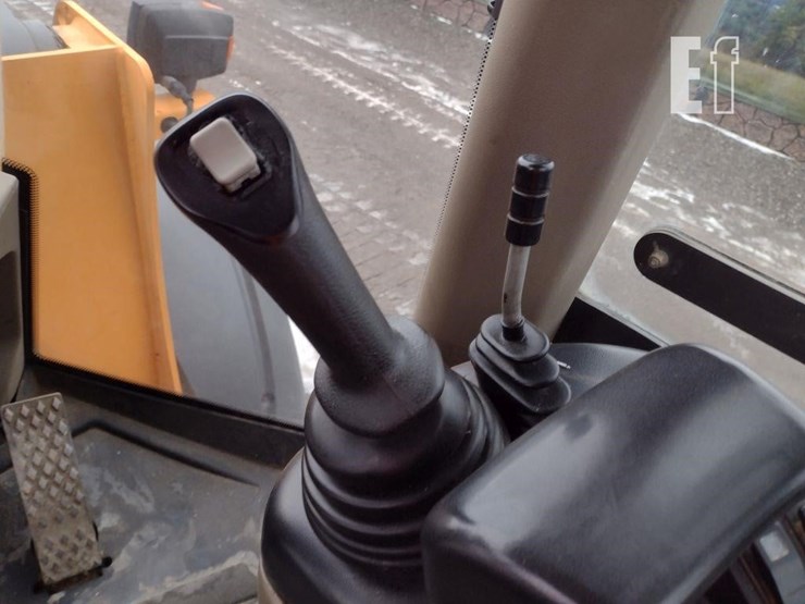 2016-case-721f-image-8