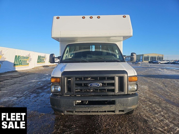 2012-ford-e-series-s/a-service-cube-van-image-9