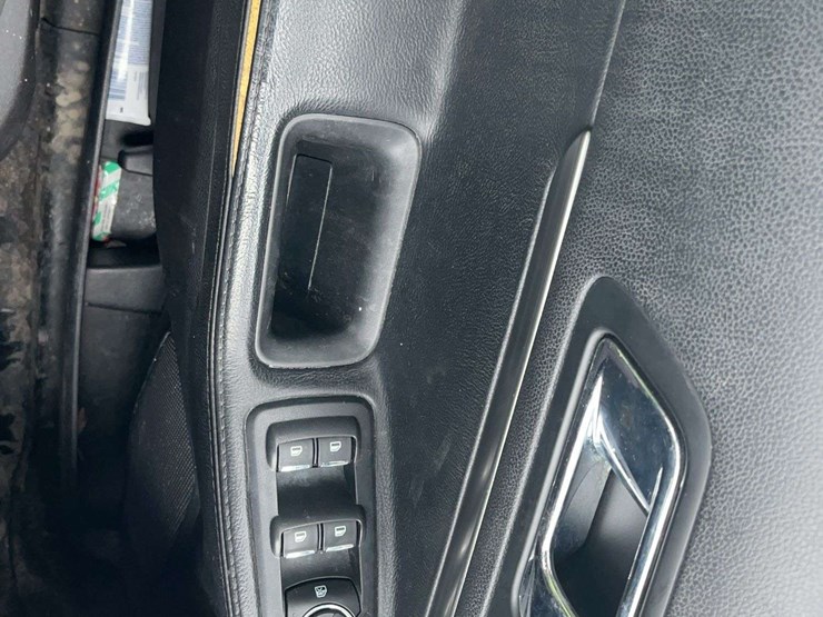 2019-ford-explorer-image-25