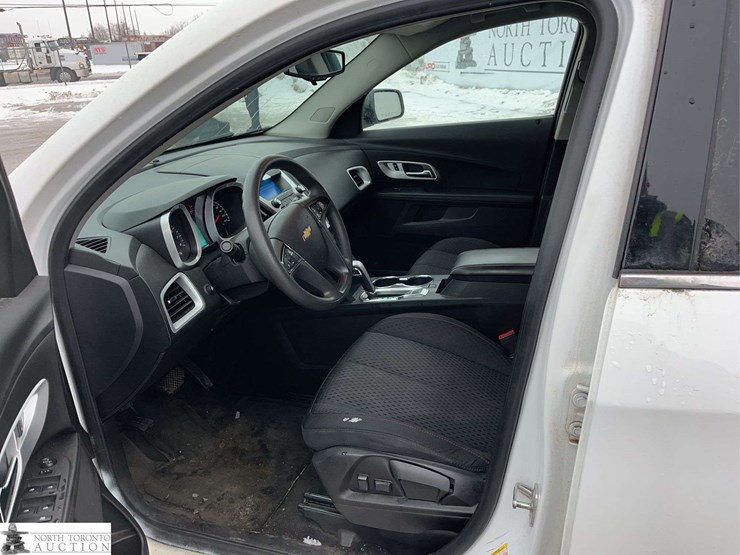 2015-chevrolet-equinox-ls-image-17