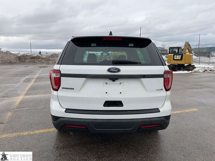 2018-ford-explorer-image-5