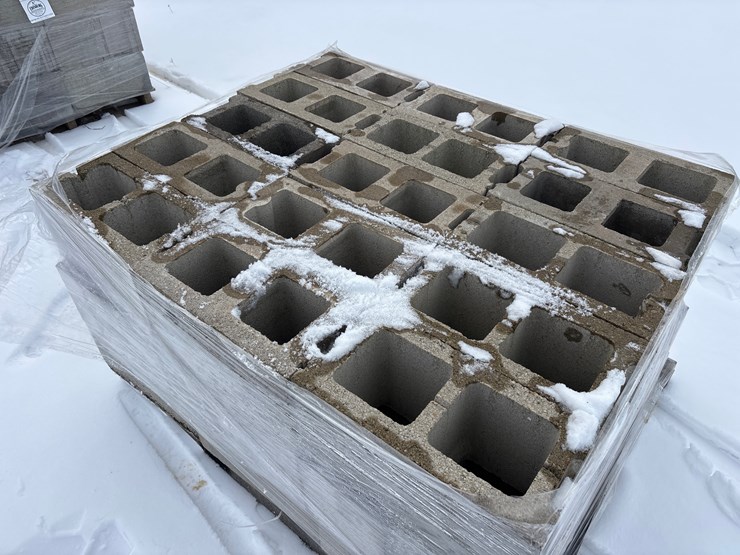 #6501-•-e1.-new-pallet-of-cinder-block-image-2