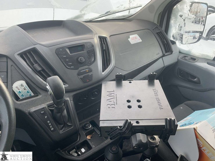 2016-ford-transit-image-19