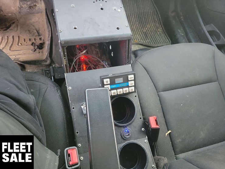 2016-ford-explorer-image-19