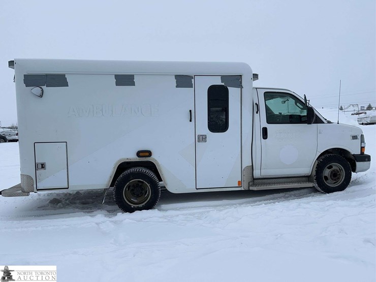 2016-chevrolet-express-g3500-image-8