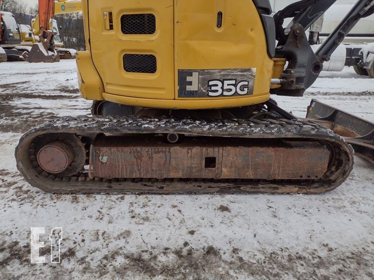 2016-deere-35g-image-34