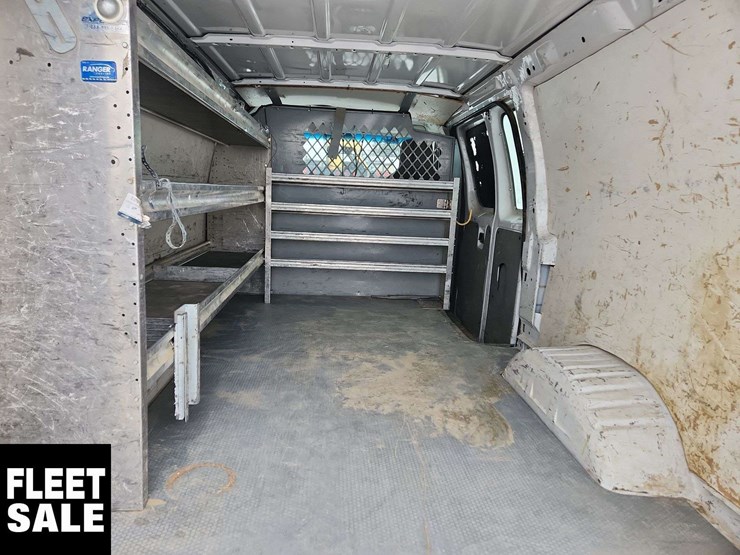 2013-ford-cargo-image-16