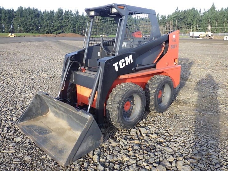 tcm-607-skid-steer-loader-image-1
