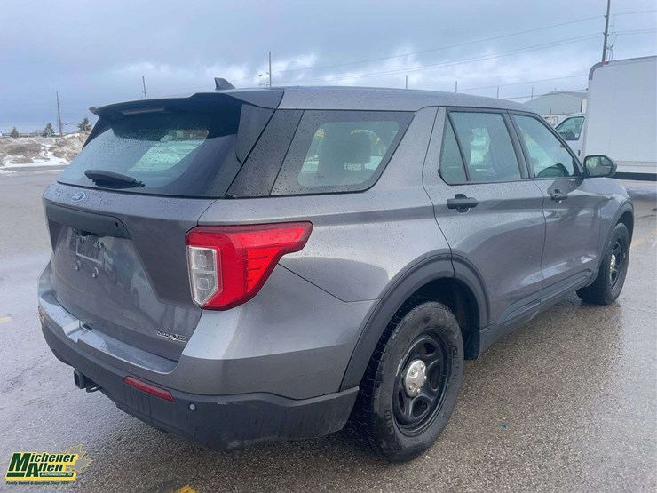 2020-ford-explorer-image-5