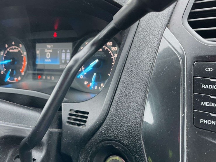 2018-ford-explorer-image-21