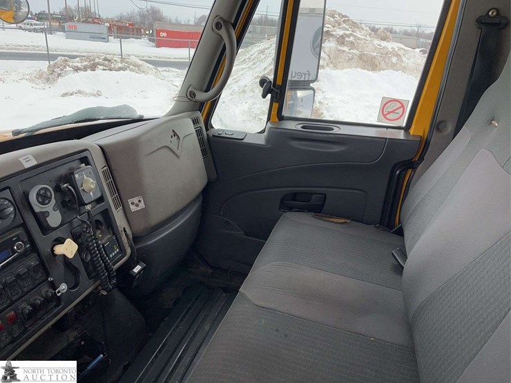 2010-international-durastar-4400-image-15