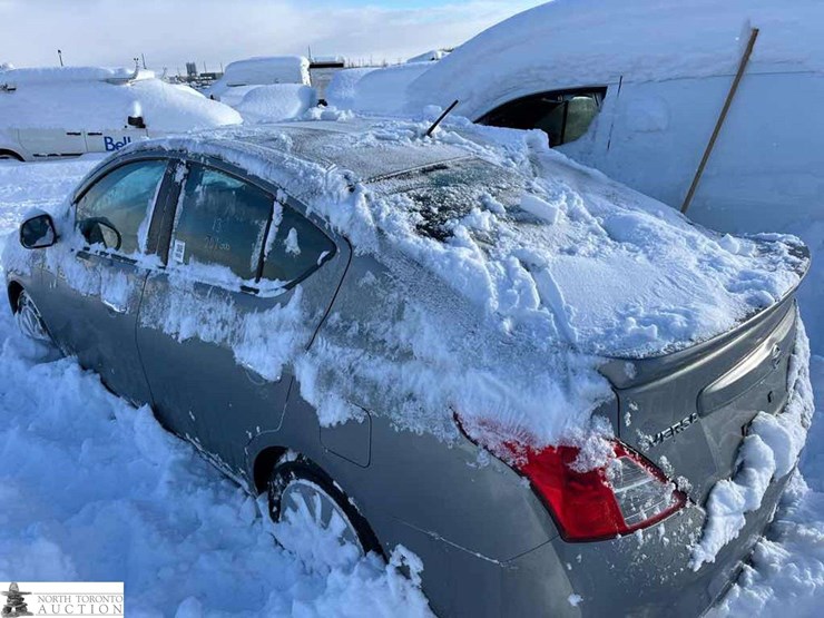 non-operable-2013-nissan-versa-sv-image-4