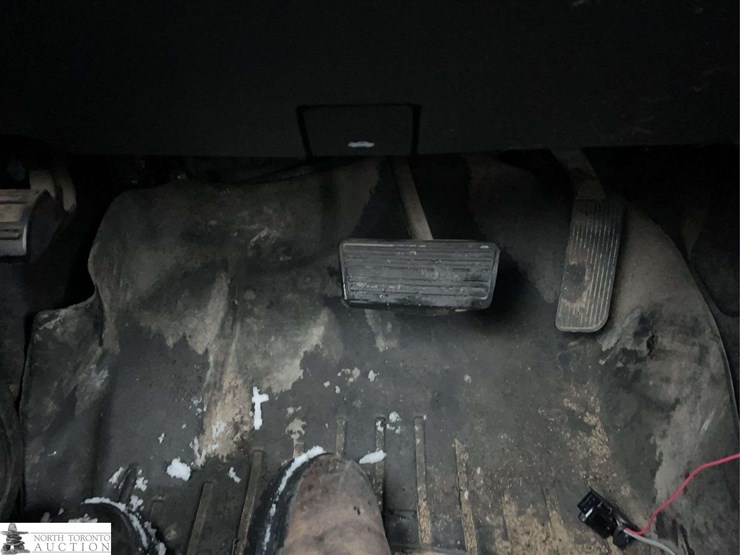 2016-chevrolet-silverado-1500-image-16