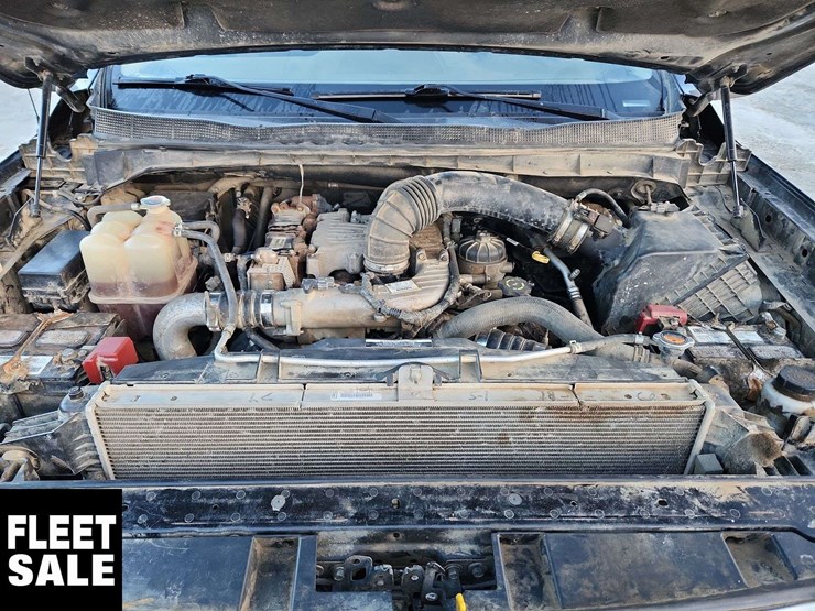 2016-nissan-titan-image-30