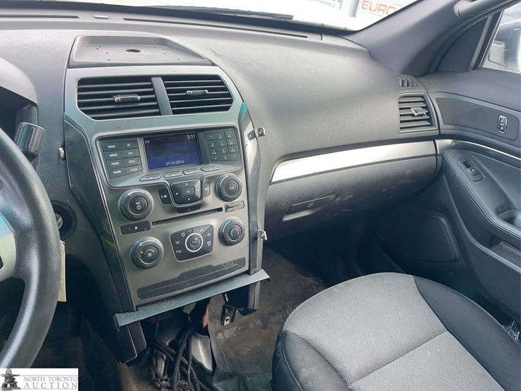 2014-ford-explorer-image-19