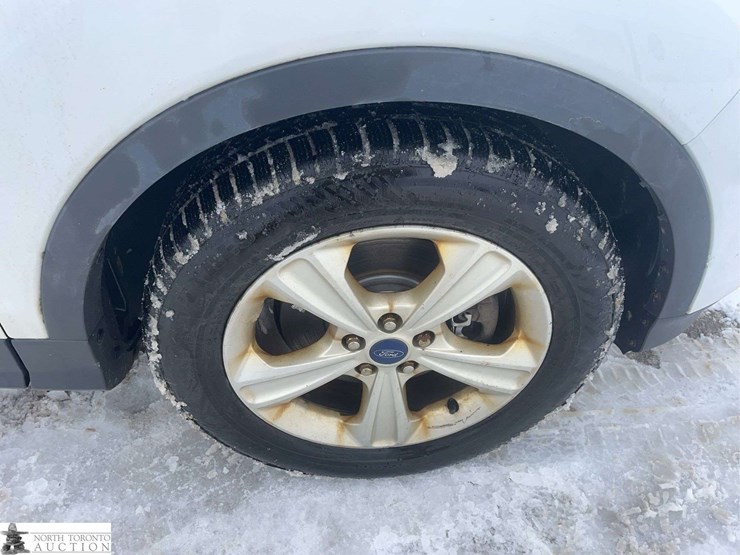 2015-ford-escape-image-22