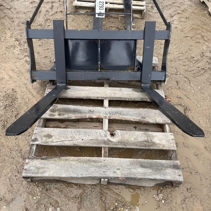2793 - MINI SKID STEER PALLET FORK FRAME