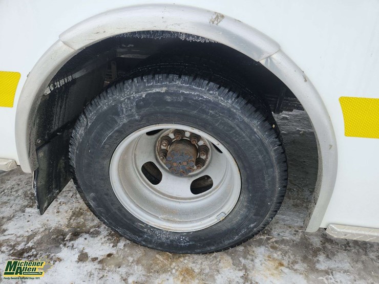 2016-chevrolet-express-s/a-ambulance-image-12