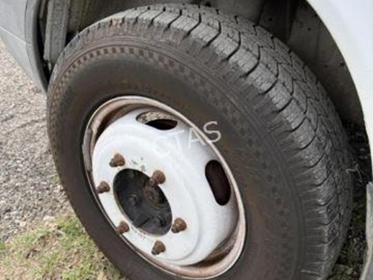 2005-dodge-3500-image-15