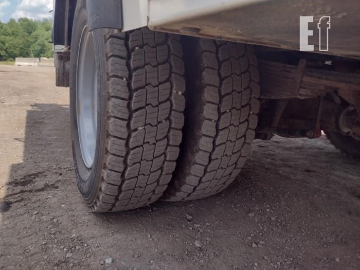 18-ford-f550-image-20