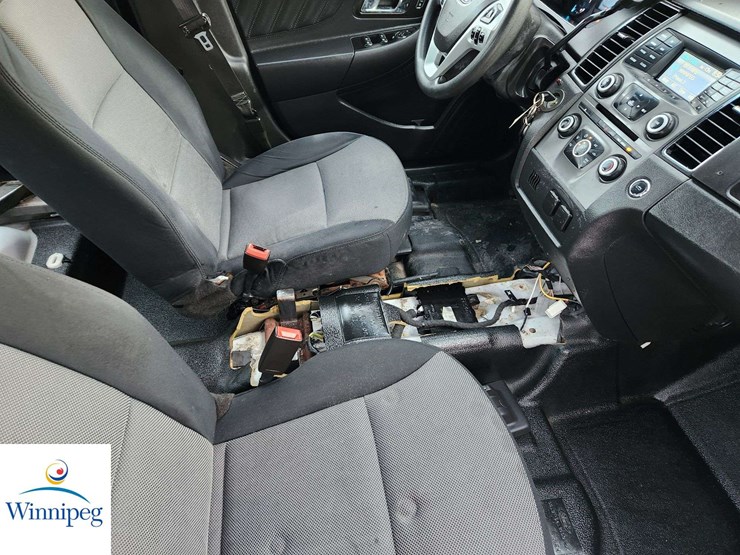 2014-ford-taurus-police-image-17