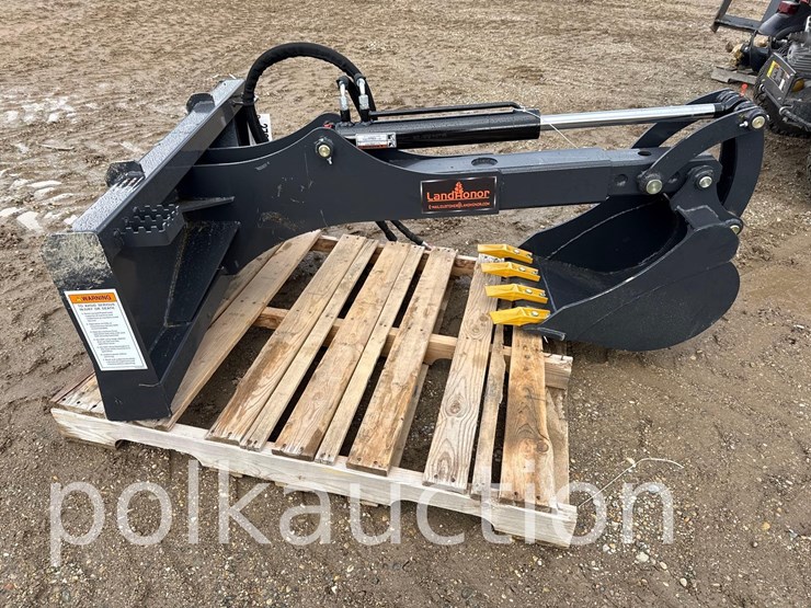 2767---skid-steer-backhoe-attach.-w/-18"-bucket-image-3