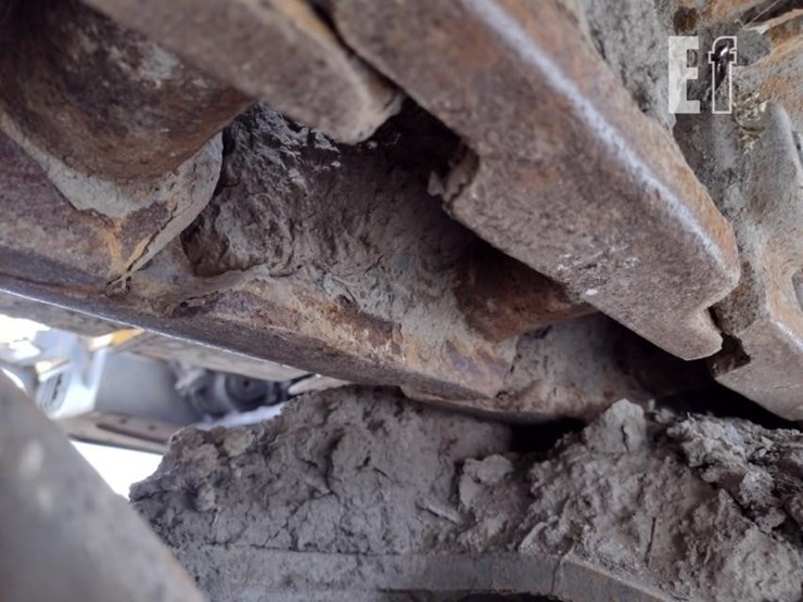 2015-volvo-ec220e-lr-image-43