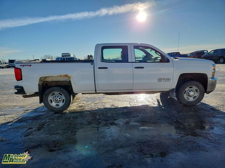 2015-chevrolet-silverado-2500hd-image-8