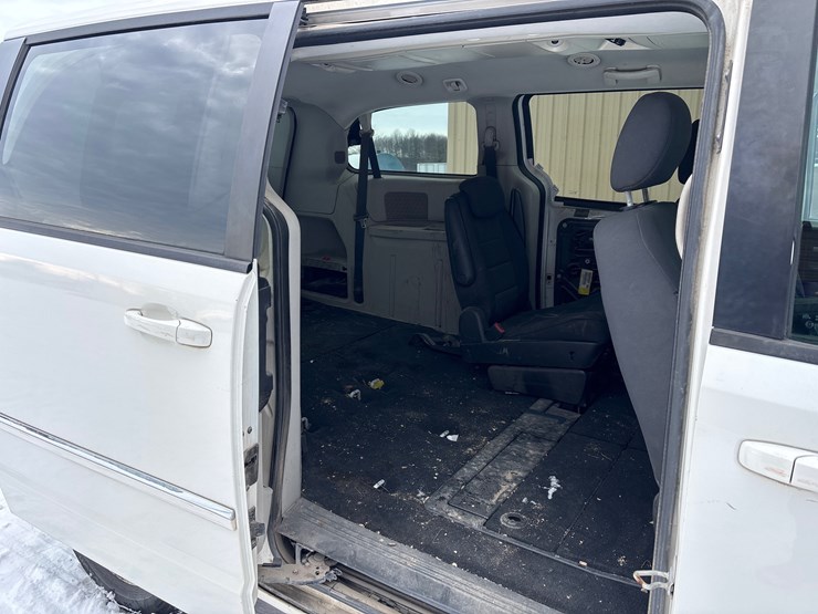 2008-dodge-grand-caravan-image-12