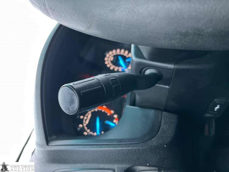 2017-ford-explorer-image-25