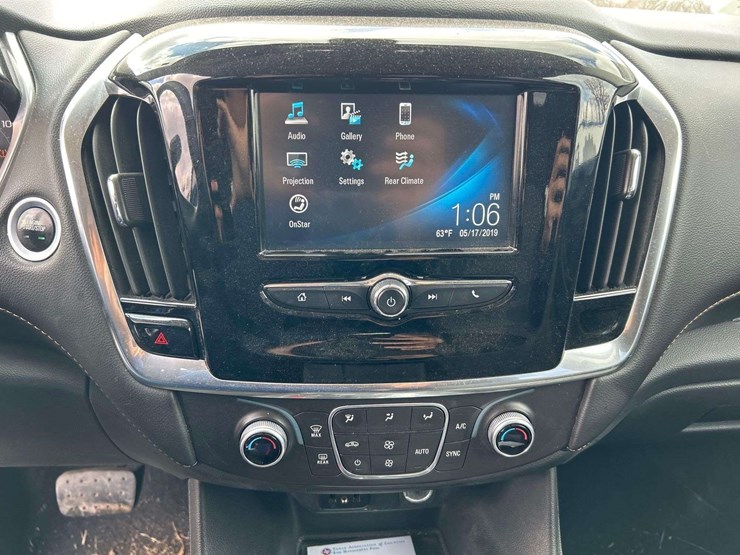 2018-chevrolet-traverse-image-17