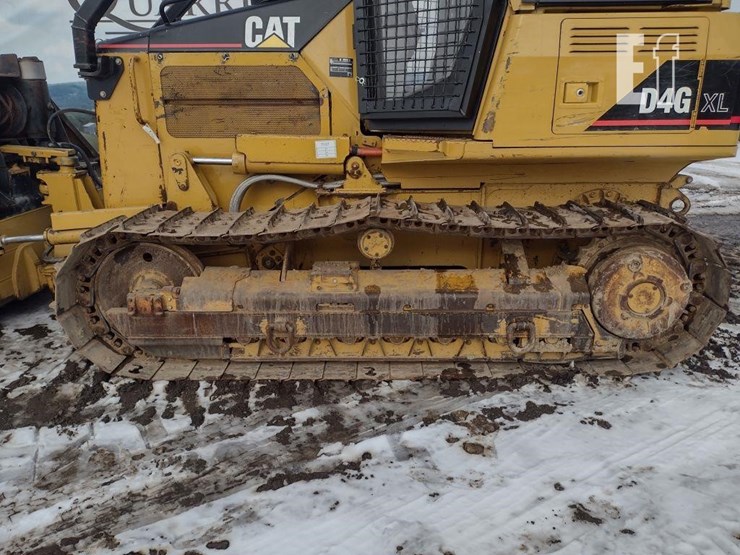 2005-caterpillar-d4g-xl-image-23