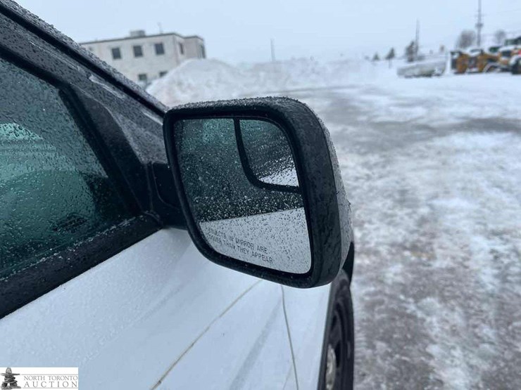 2014-ford-explorer-image-11