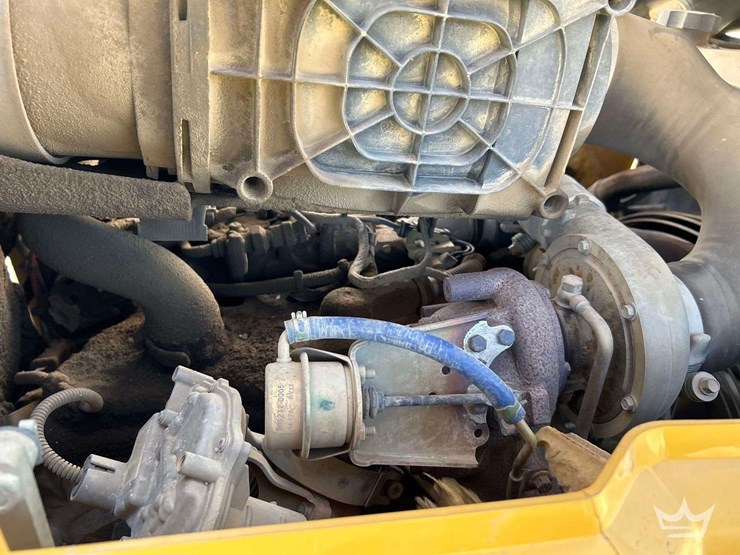 2015-caterpillar-backhoe-image-9