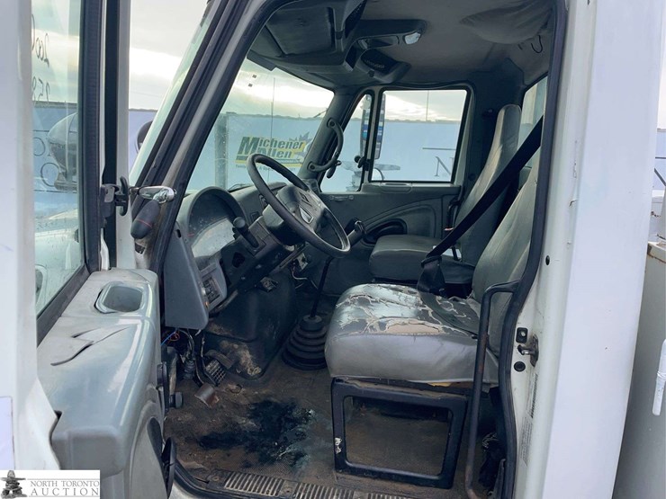 2006-international-durastar-4200-image-18