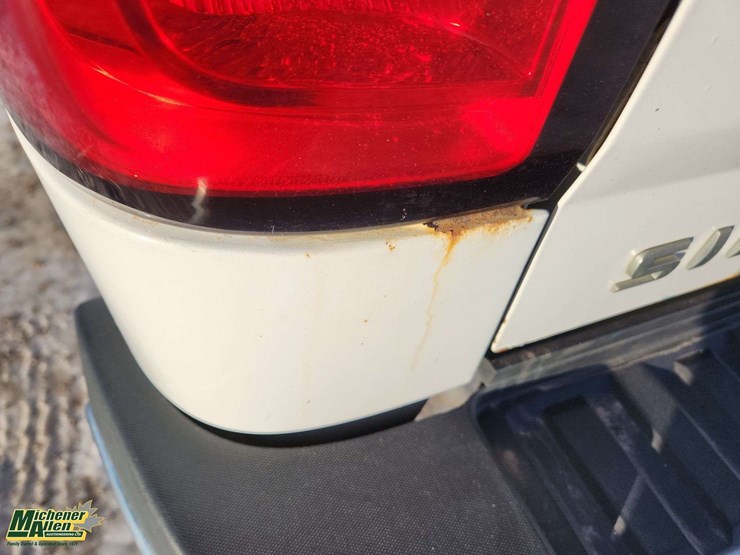 2015-chevrolet-silverado-2500hd-image-42