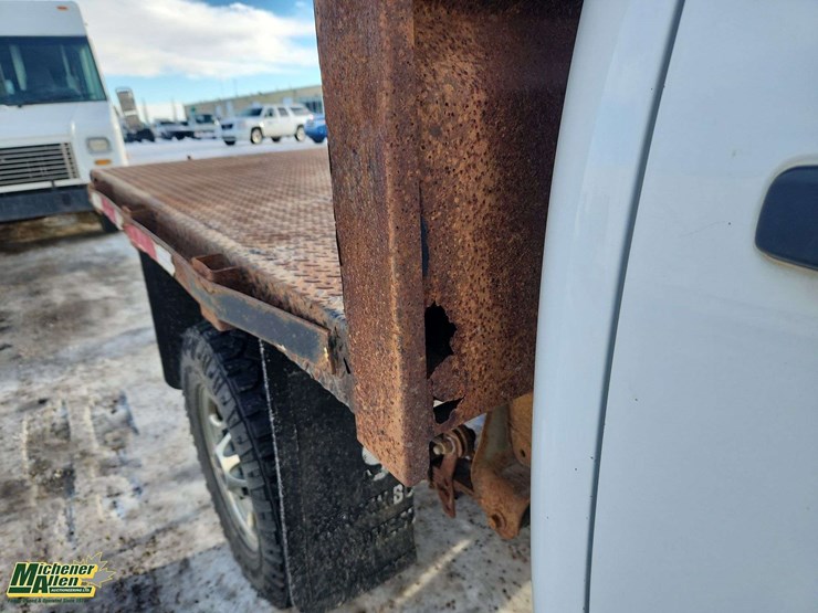 2013-gmc-sierra-2500hd-image-41