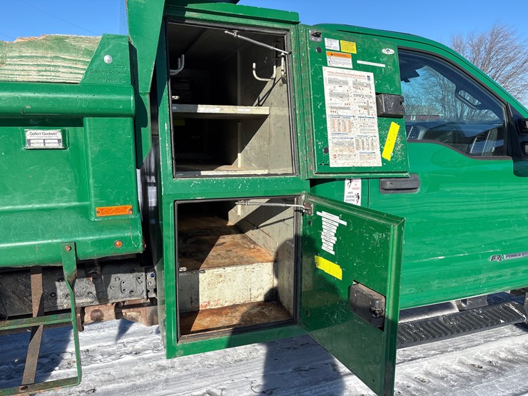 2017-ford-f550-image-26