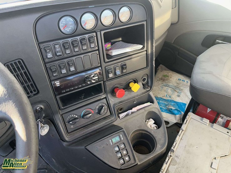 2017-international-prostar-image-17