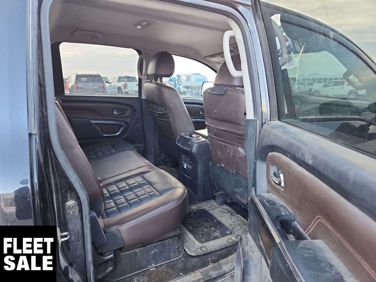 2016-nissan-titan-image-28