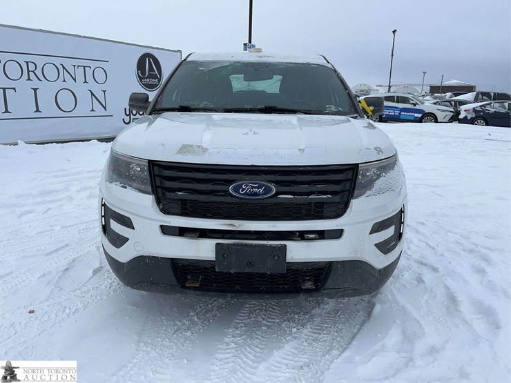 2018-ford-explorer-image-2