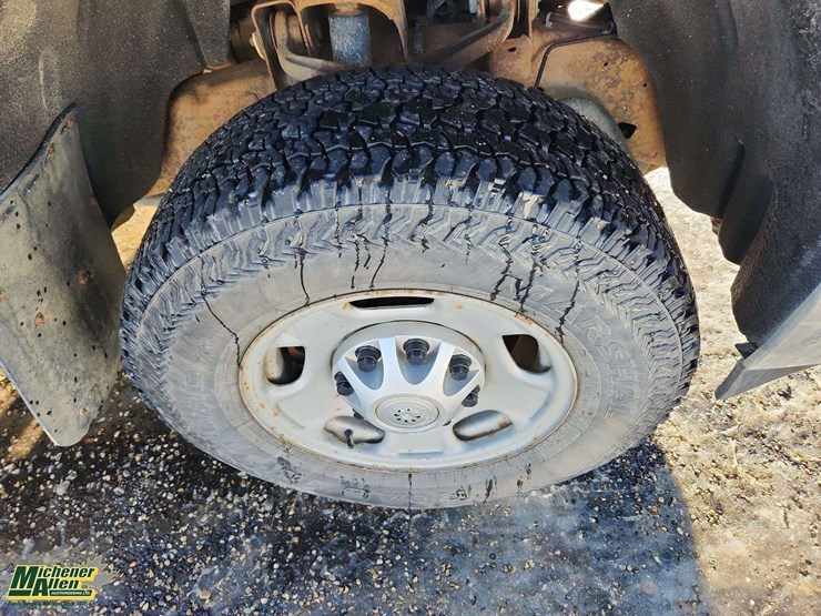 2015-chevrolet-silverado-2500hd-image-12