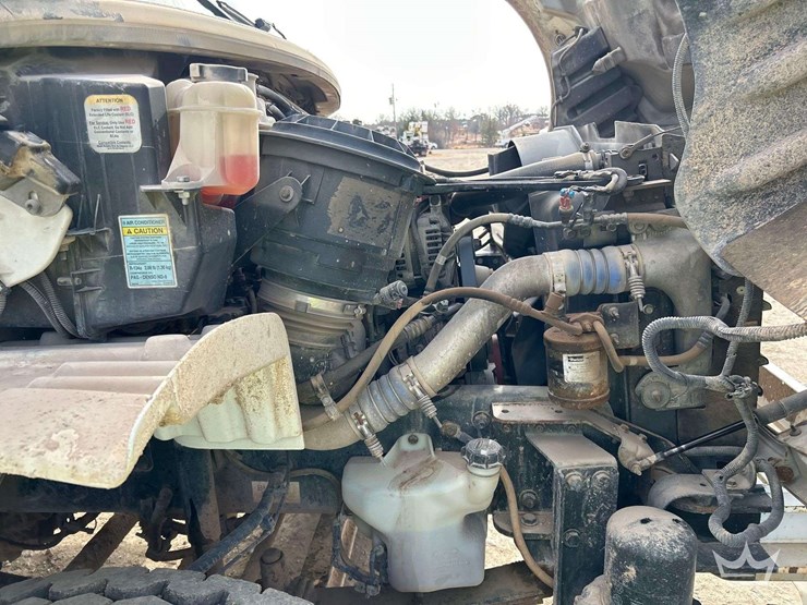 2013-freightliner-m2-ta45m-altec-bucket-truck-image-11