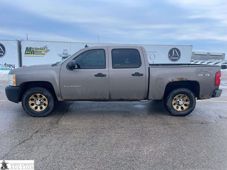 2013-chevrolet-silverado-1500-image-2