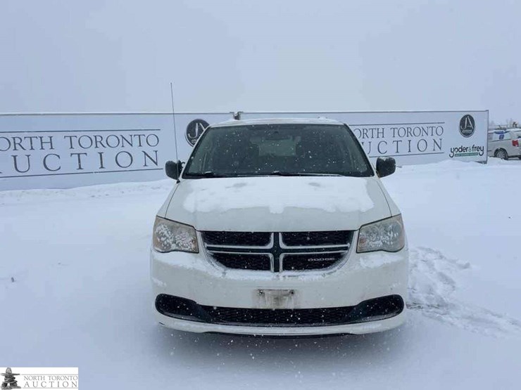 2011-dodge-grand-caravan-image-2