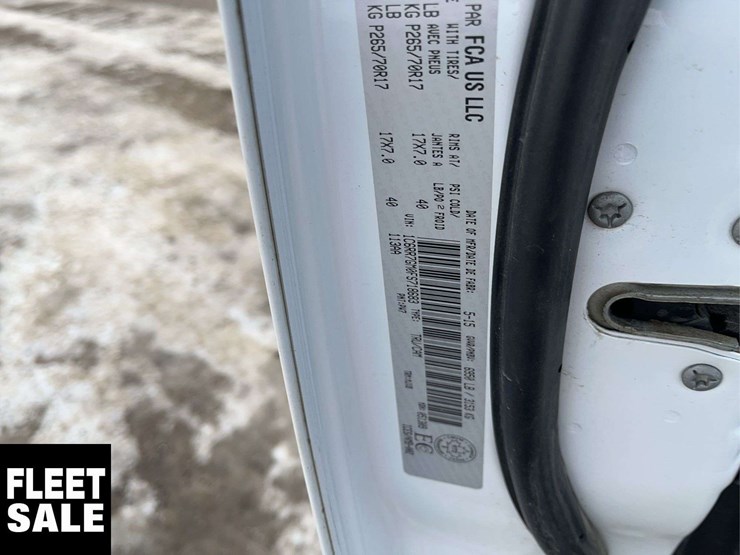 2015-dodge-1500-image-26